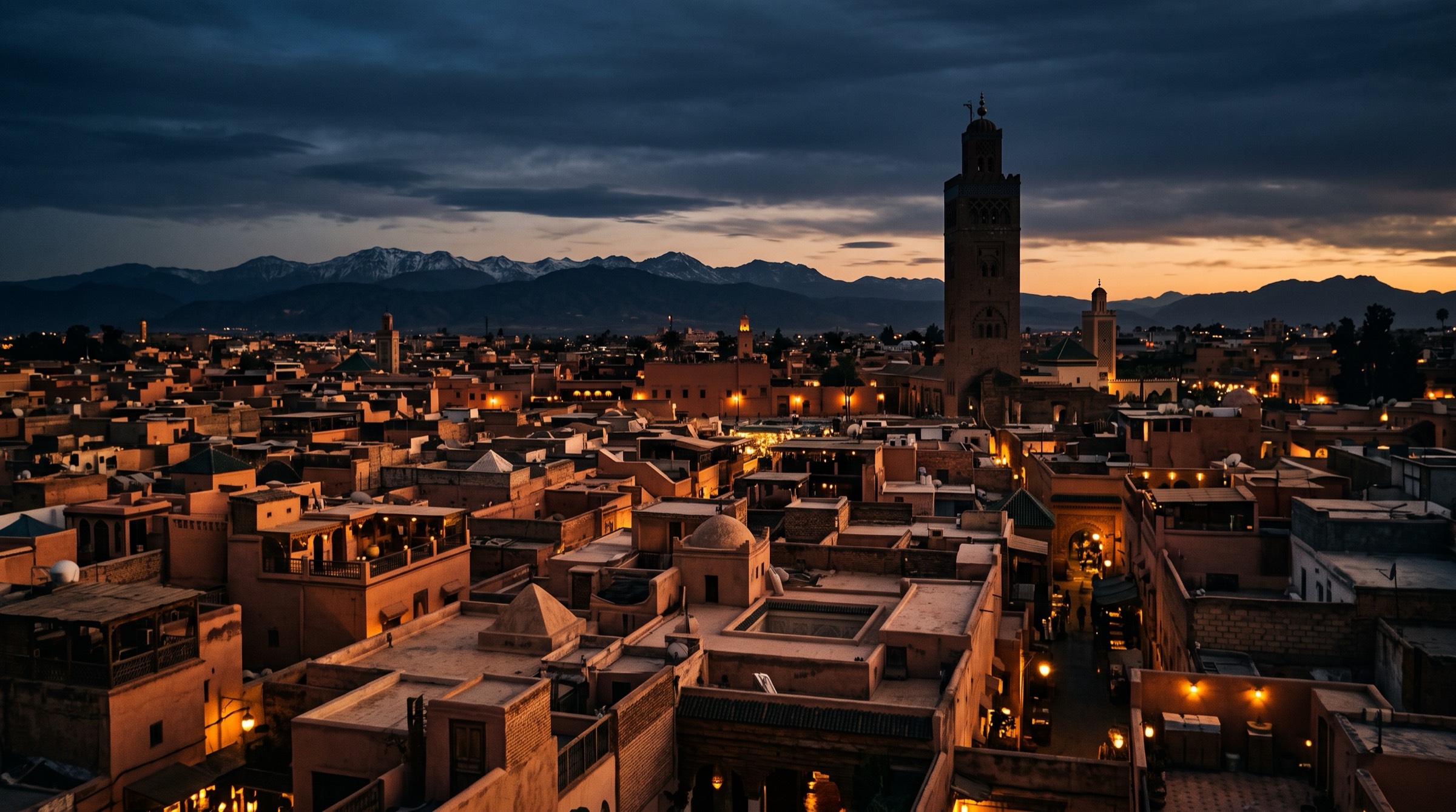 Toits de Marrakech au coucher du soleil